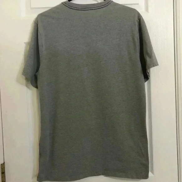 Banana Republic Grey Graphic Tee NWOT Size Medium - Picture 12 of 16